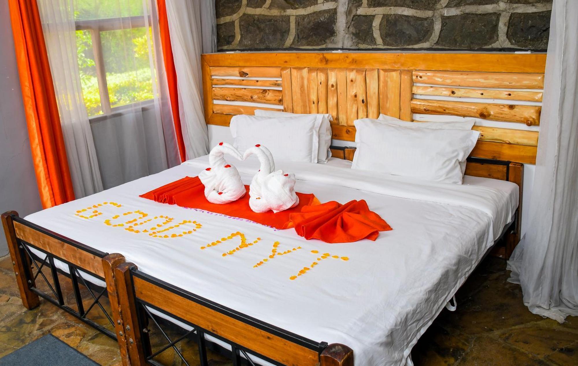 Dovenest Lodge Найваша Екстериор снимка